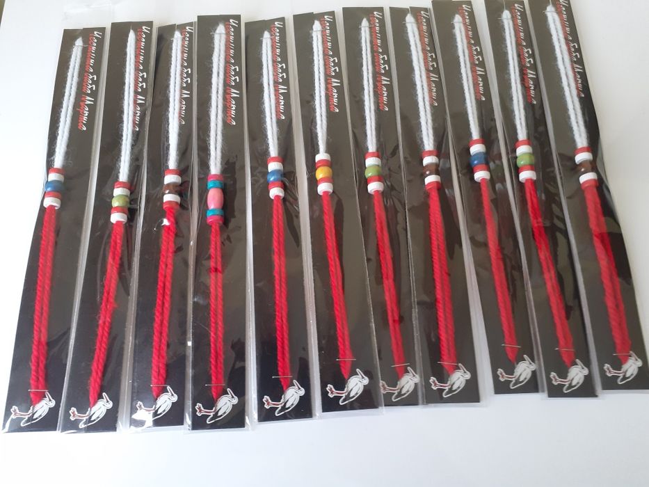 Разпродажба на мартеници ръчна изработка