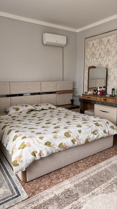 Кровать и Комод +2 тумба