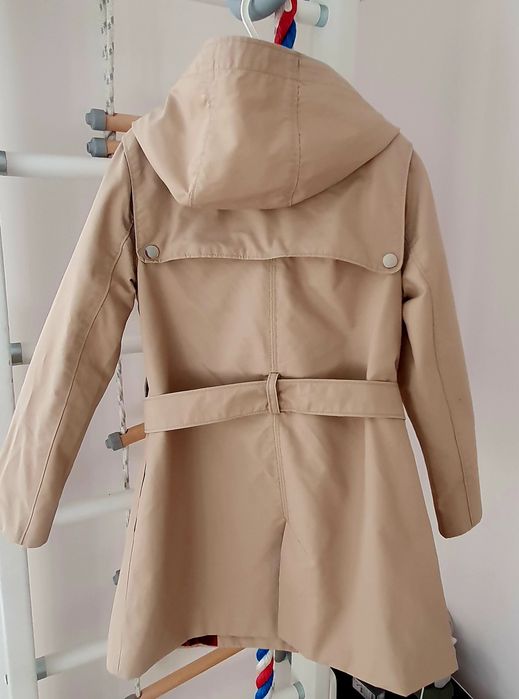 Плащ Zara для девочки.