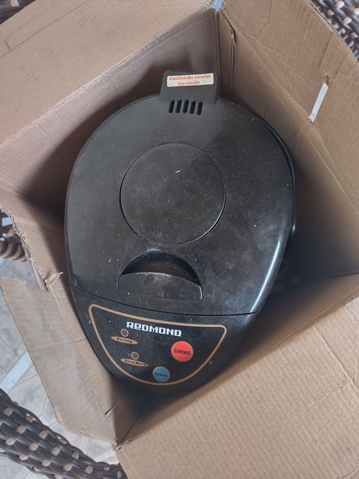 Продается Термопот Redmond series MultiPro Electric Air Pot Model F068