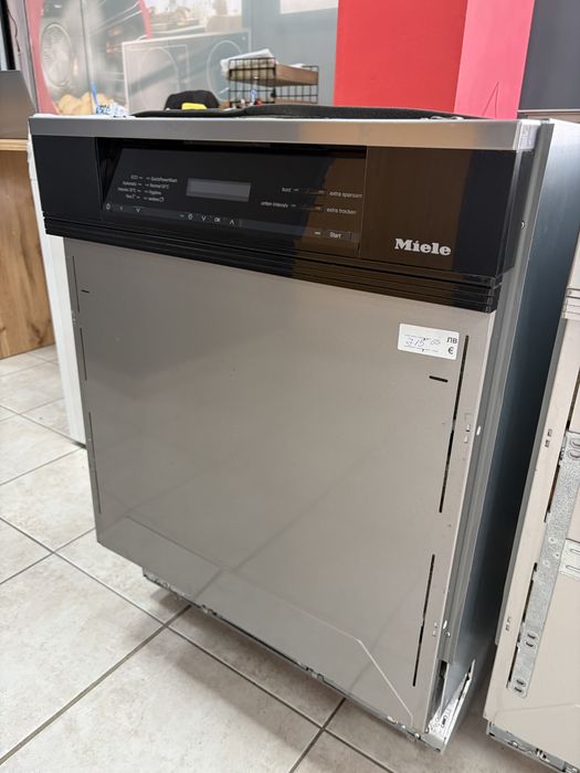 MIELE G6820 sci миялна за полувграждане AutoOpen/24 мес гаранция