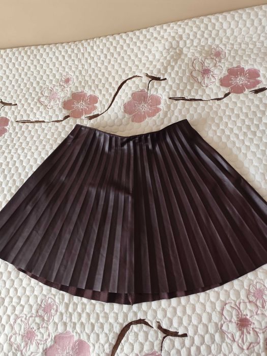 Дамска пола плисе