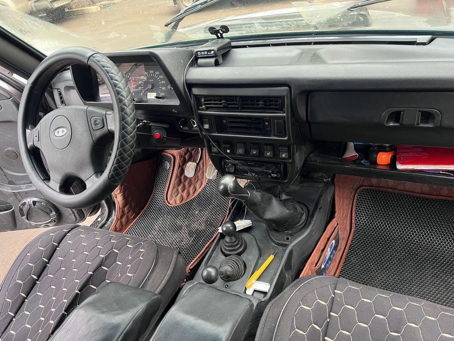 Нива урбан 2016год люксовая