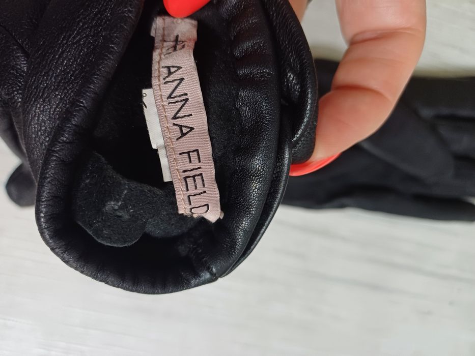 Ръкавици,очила/маска и насочени за ски или сноуборд