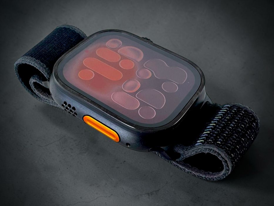 Apple Watch Ultra 2 49mm Cellular Black with TI Black TL S/M Band 99% Battery! Перфектен! Full Pack! Гаранция!