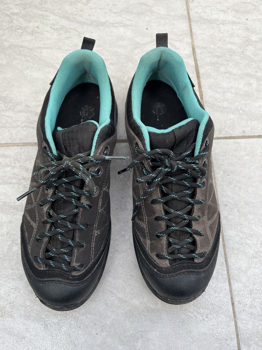 Непромокаеми маратонки, размер 39