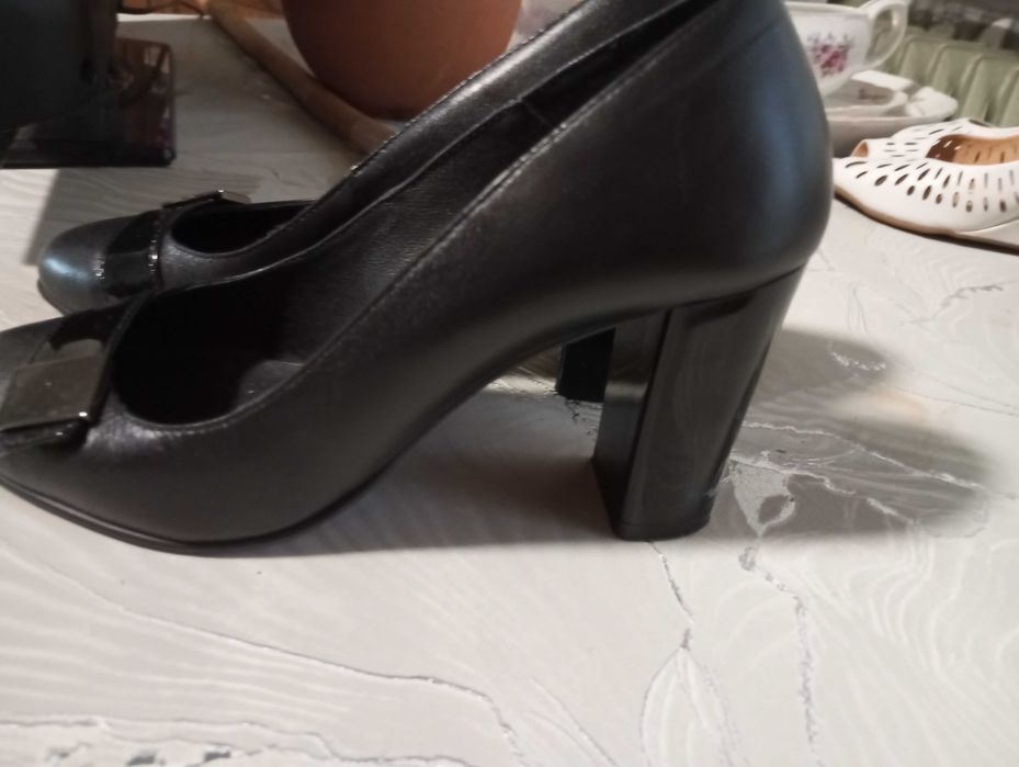 Дамски кожени обувки с ток 9 см