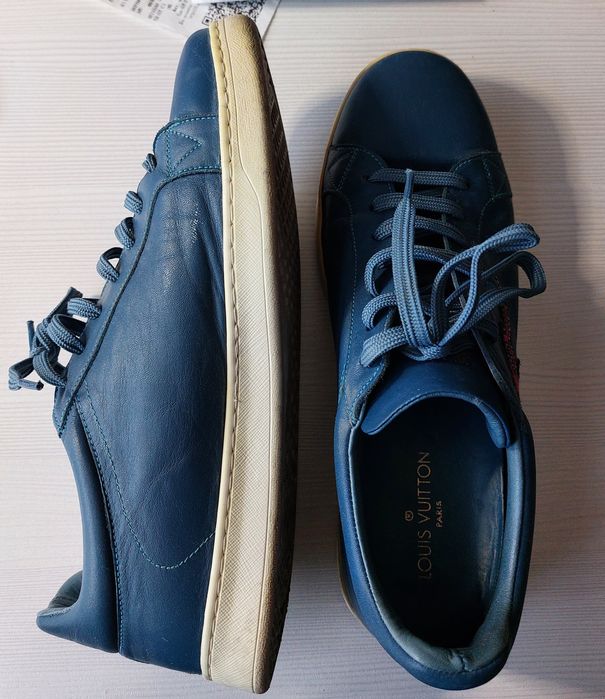 Продам кроссовки кожа LV