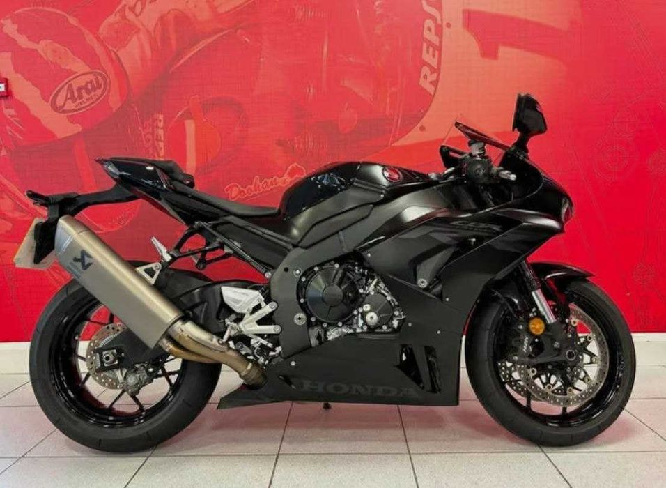 2022 HONDA CBR1000RR-R FIREBLADE -  295 miles  като нов