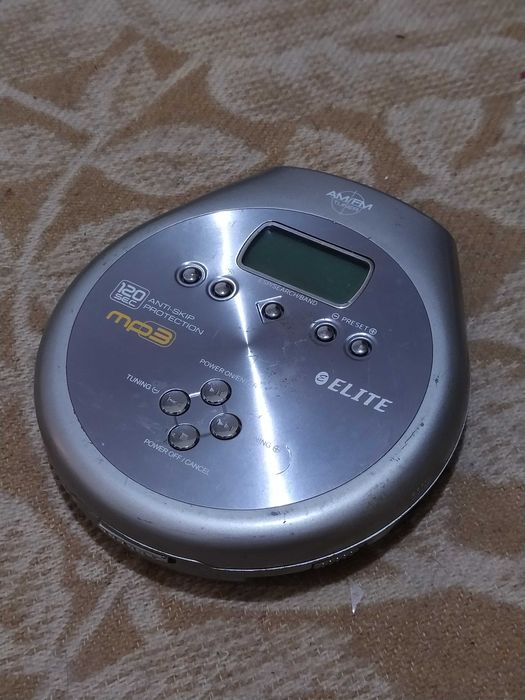 CD плеър с батерии