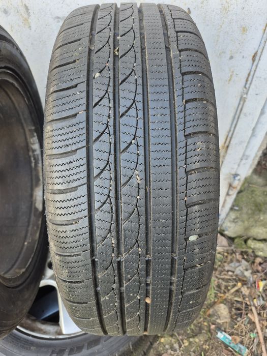 Vand 4 Anvelope iarna, 215/55/17,98w-Dot2724 in stare foarte buna