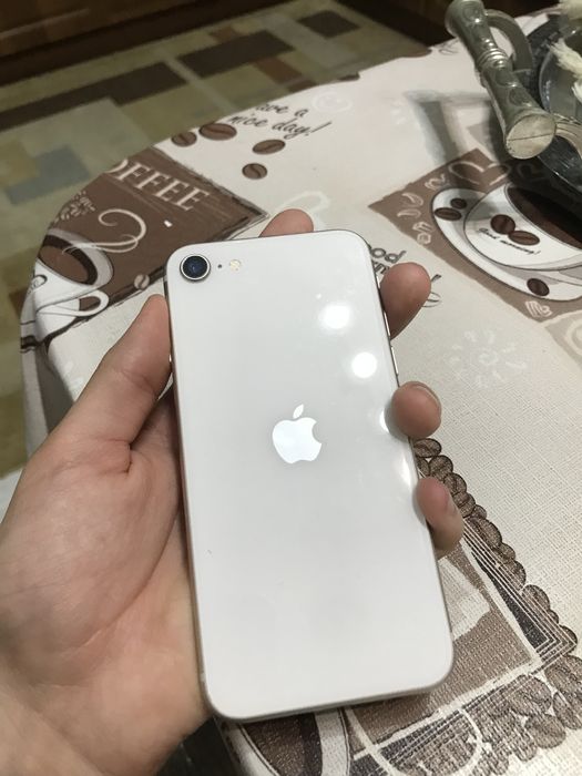 iphone se 2022 3 поколения состояние отличное