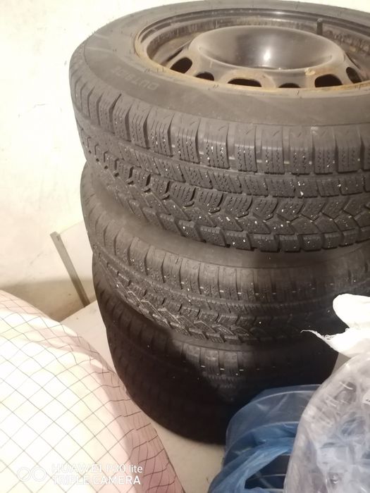 Зимни гуми с джанти 195/65/15 за Пежо и Ситроен