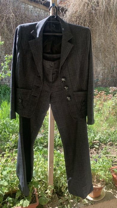 Костюм тройка деловой