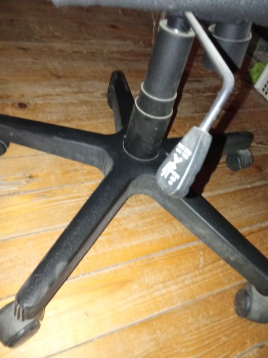 Vând scaun de birou din piele