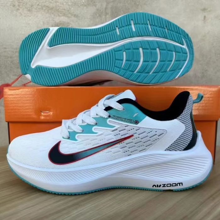 Беговые кроссовки Nike