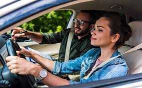 Русский мужчина  автоинструктор .Обучаю с нуля.