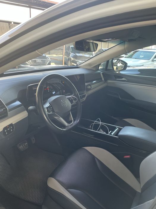 Volkswagen id6 crozz pure+