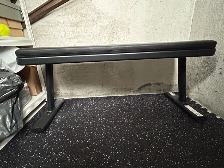 Права лежанка/ Flat Bench