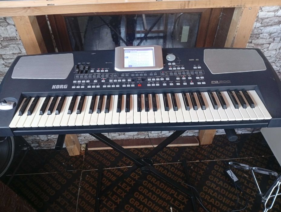 Klavir korg pa 500