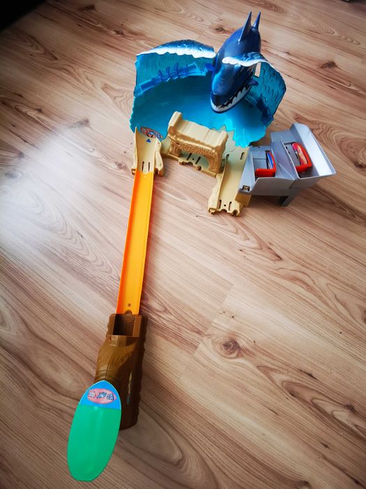 Hot Wheels писта акула