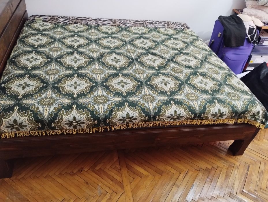 Cuvertura Jacard și Covor tradițional Oltenesc