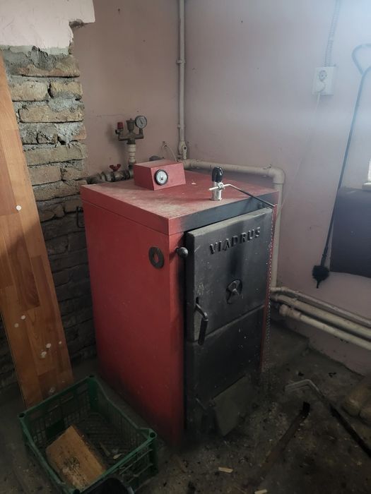 Se vinde centrala pe lemne