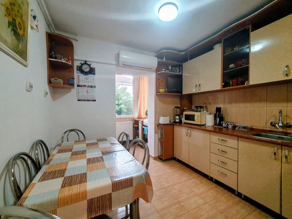 Apartament cu 3 camere în zona Alfa- Arad