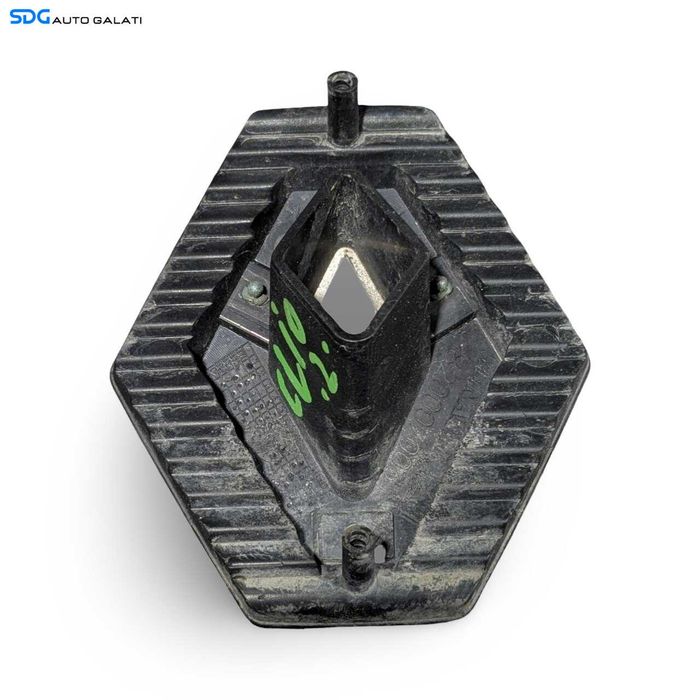 Sigla Emblema de pe Bara Spoiler Fata Renault Clio 2 1998 - 2012 Cod 8200070031 [LR3645]