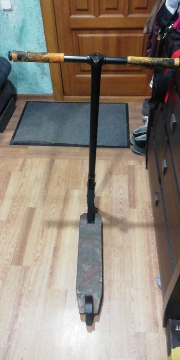 Продаю самокат трюковой