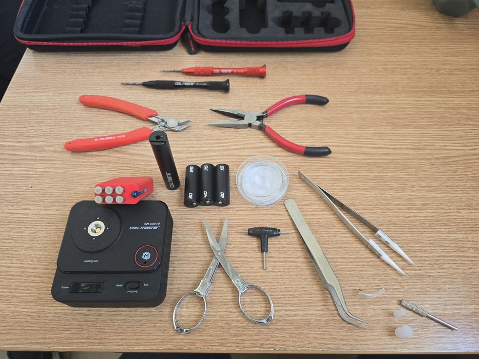 Trusă Coil Master DIY Kit V3 – folosită, cu accesorii cadou