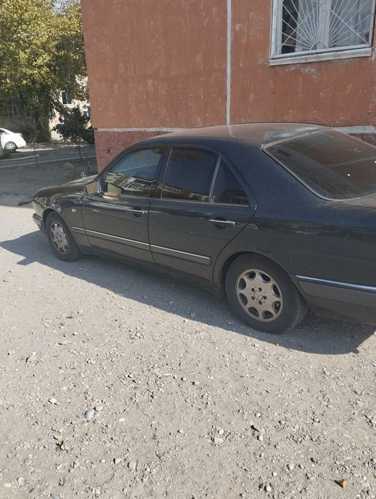 Продается авто Мерседес Бенс бензин,W210