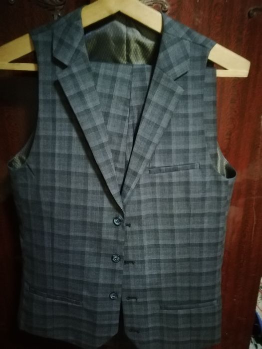 Продам мужской костюм