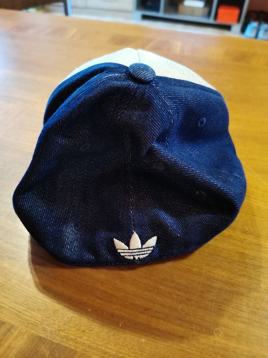 2 sepci NOI originale, Adidas si Snipes