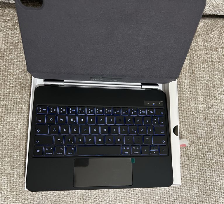 Tastatură iPad Air/Pro 11" QWERTZ NOUĂ