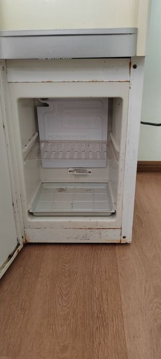 Кулер сууга сатылады, жағдайы орташа, ыссы суу ислемей қалды,