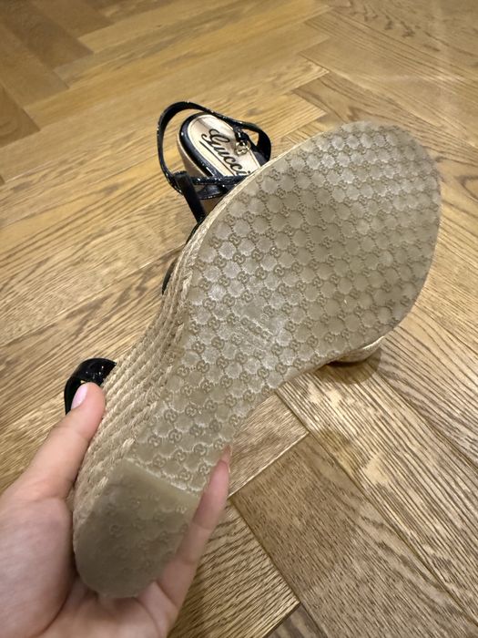 Летние босоножки танкетки Gucci