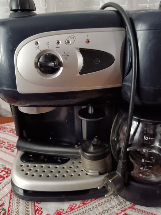 Кафемашина DeLonghi - шварц и еспресо