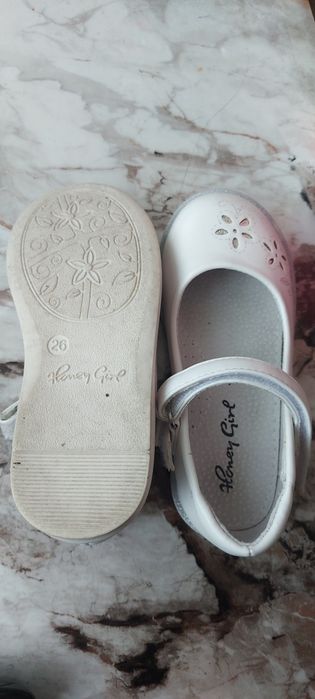 Туфли на девочку 26рр