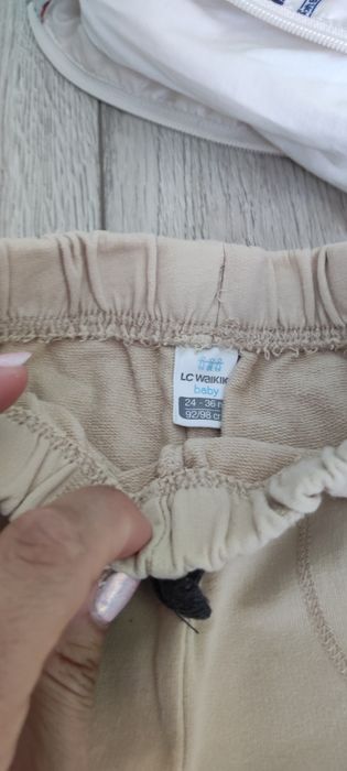 Лот 98 бели дънки, тънко яке, къси панталони
