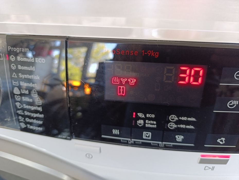 Сушилня AEG 8000 Термопомпа 9кг