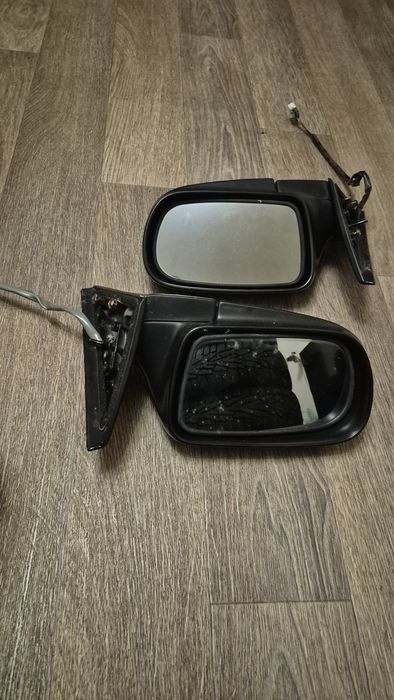 Боковые зеркала на Мазду 323,1996г