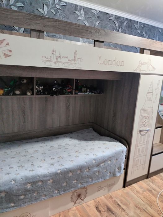 Двухярусная кровать