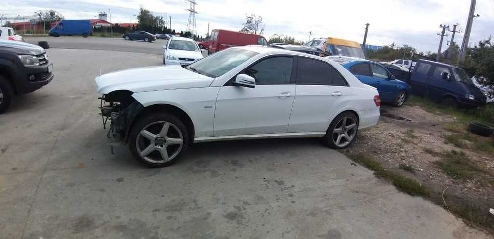 Dezmembrez Mercedes E Class W212 2010 2.2D