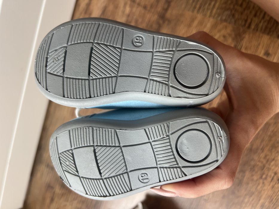 Бебешки пантофи нови