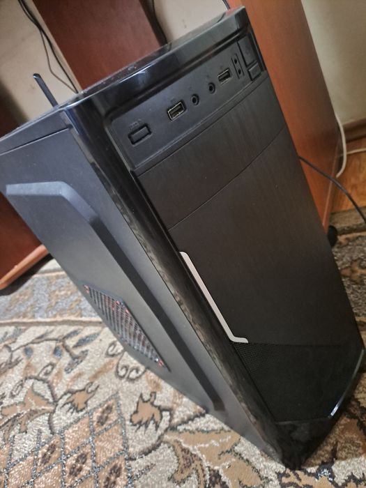 Vând pc gaming  în stare foarte bună