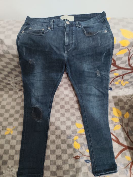Blugi și bermude