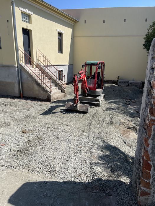 Transportam agregate balastiera.ridicam moloz,demolari,fundati etc.