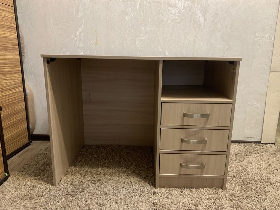 Продам письменный стол