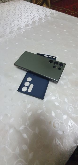 Продам Samsung s23 ultra состояние хорошее